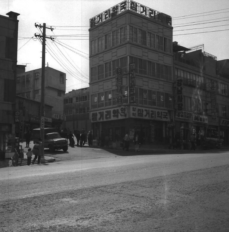 1973, 서울 중구 만리동 도로