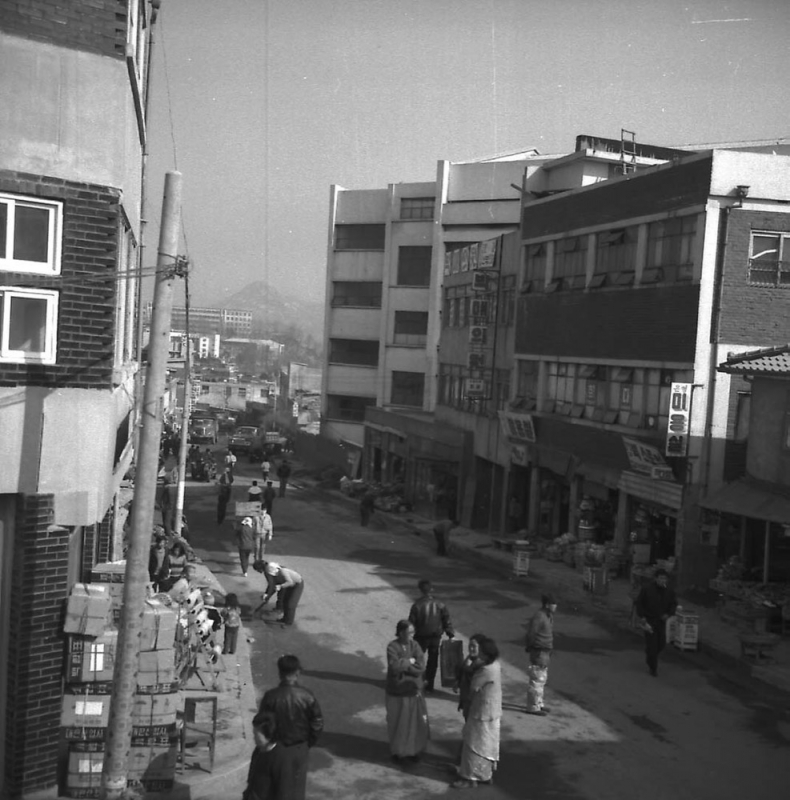 1973, 서울 중구 만리동 도로