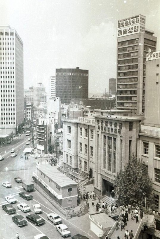 1977, 서울시청 앞 도로